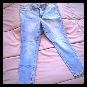 Mid Rise Jeggings